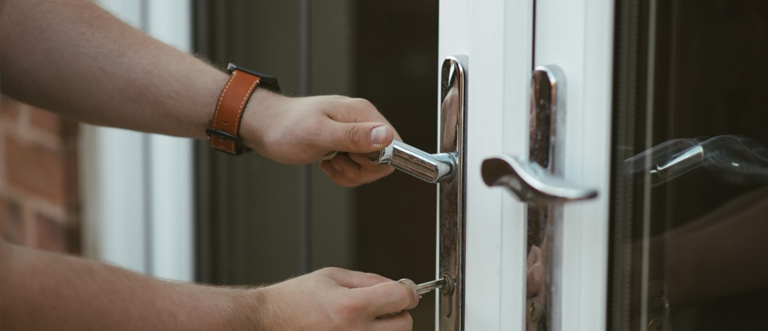 24 hour key locksmith Livingston